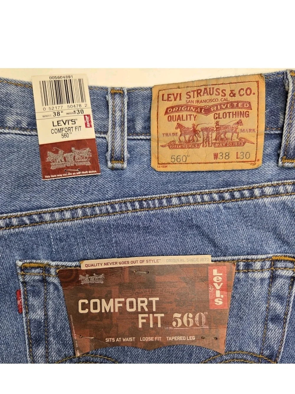 Levis 560 NWT Comfort Fit Tapered Leg Denim Jeans Mens 38×30 (FITS 38×29.5) Blue